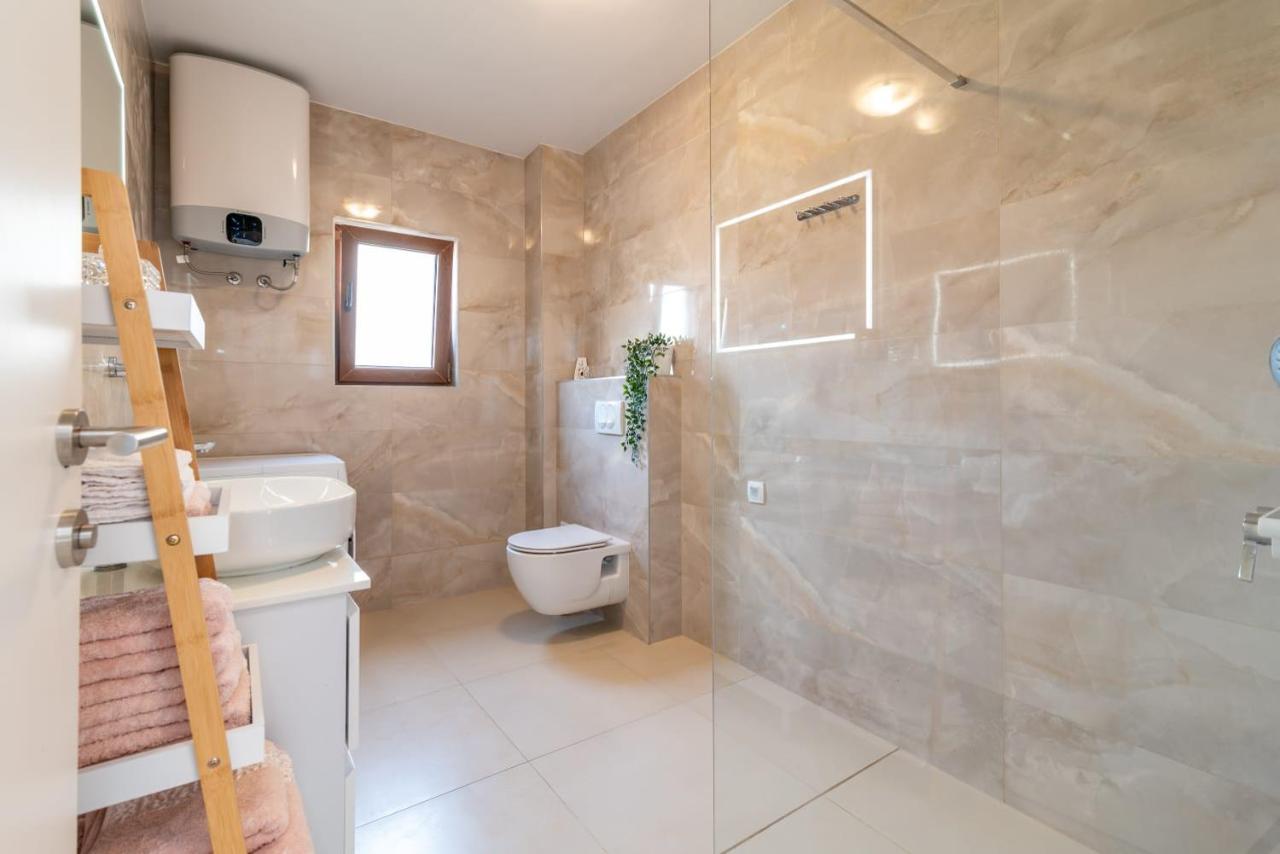 Oleandar Trogir Exterior foto